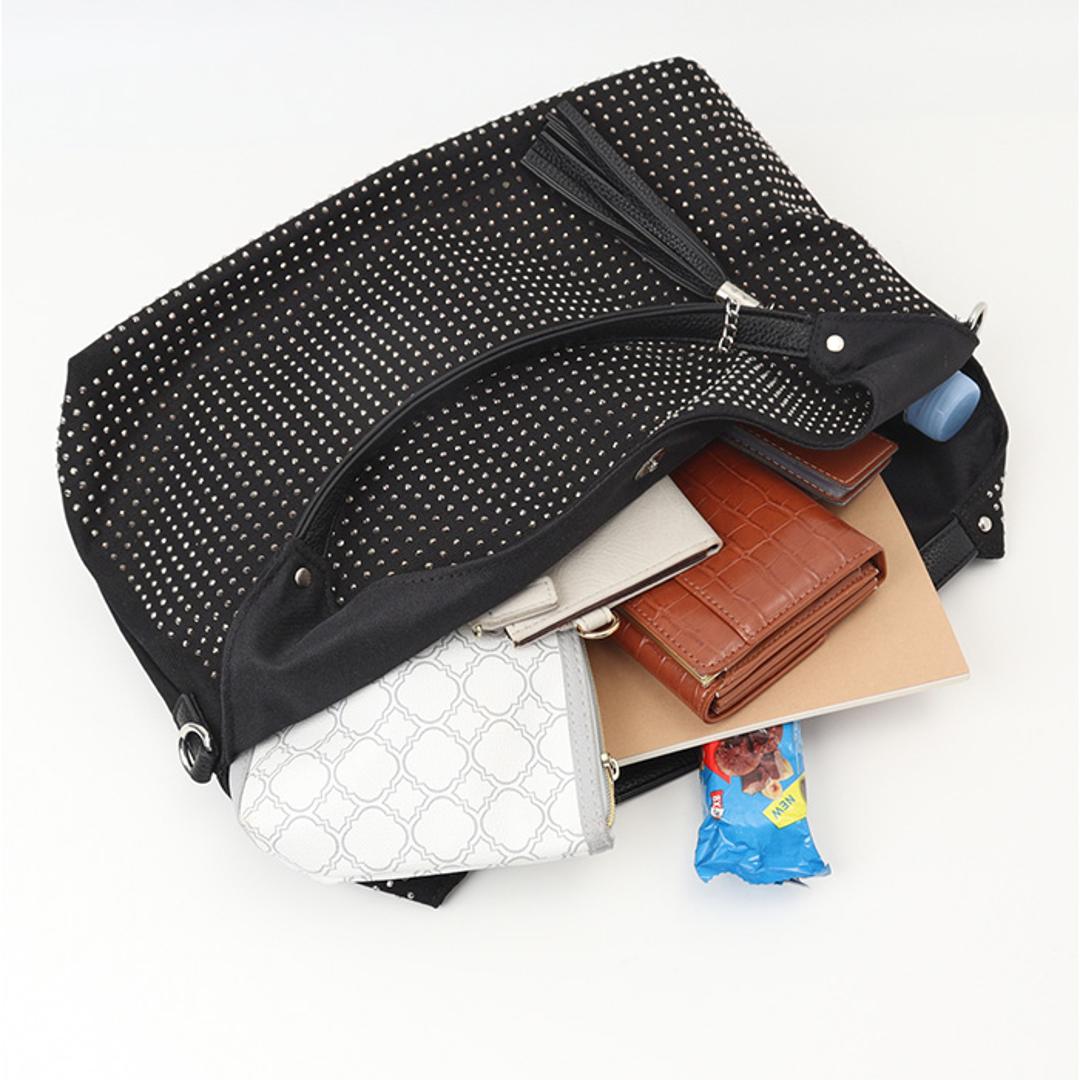 トートバッグ レディース 通販 手提げバッグ ショルダーバッグ 2WAY 肩掛け タッセルチャーム 軽い 軽量 バッグ かばん カバン シンプル おしゃれ かわいい 通勤 通学 女性 大人女子 カジュアル 旅行 ギフト 贈り物 お出掛け ブラック ・