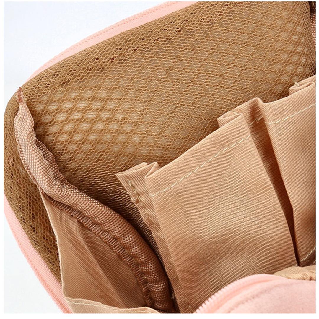 ポーチ 小物入れ 通販 化粧ポーチ メイクポーチ コスメポーチ トラベルポーチ 自立 大容量 仕切り 機能的 持ち運び 収納 旅行 お出かけ かわいい カワイイ 可愛い シンプル 柔らかい やわらかい おしゃれ オシャレ ブラック ・