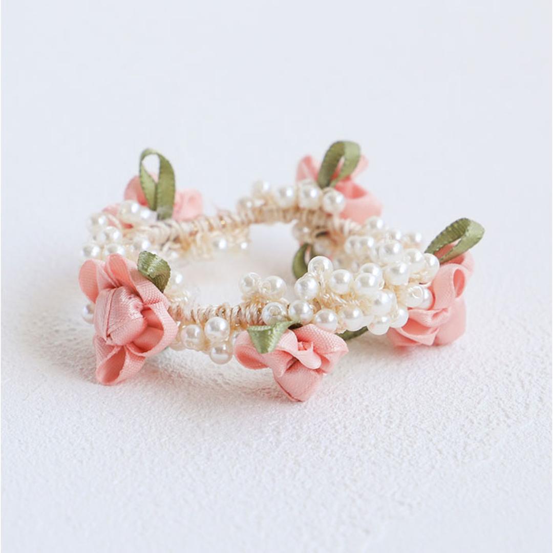 RORA ヘアゴム 通販 ローラ フィオナ 髪ゴム ヘアアクセサリー 髪飾り キッズ 子供 子ども こども 女の子 女子 花 お花 パール かわいい おしゃれ フォーマル カジュアル 入園式 卒園式 入学式 卒業式 結婚式 発表会 キッズファッション ピンク ・