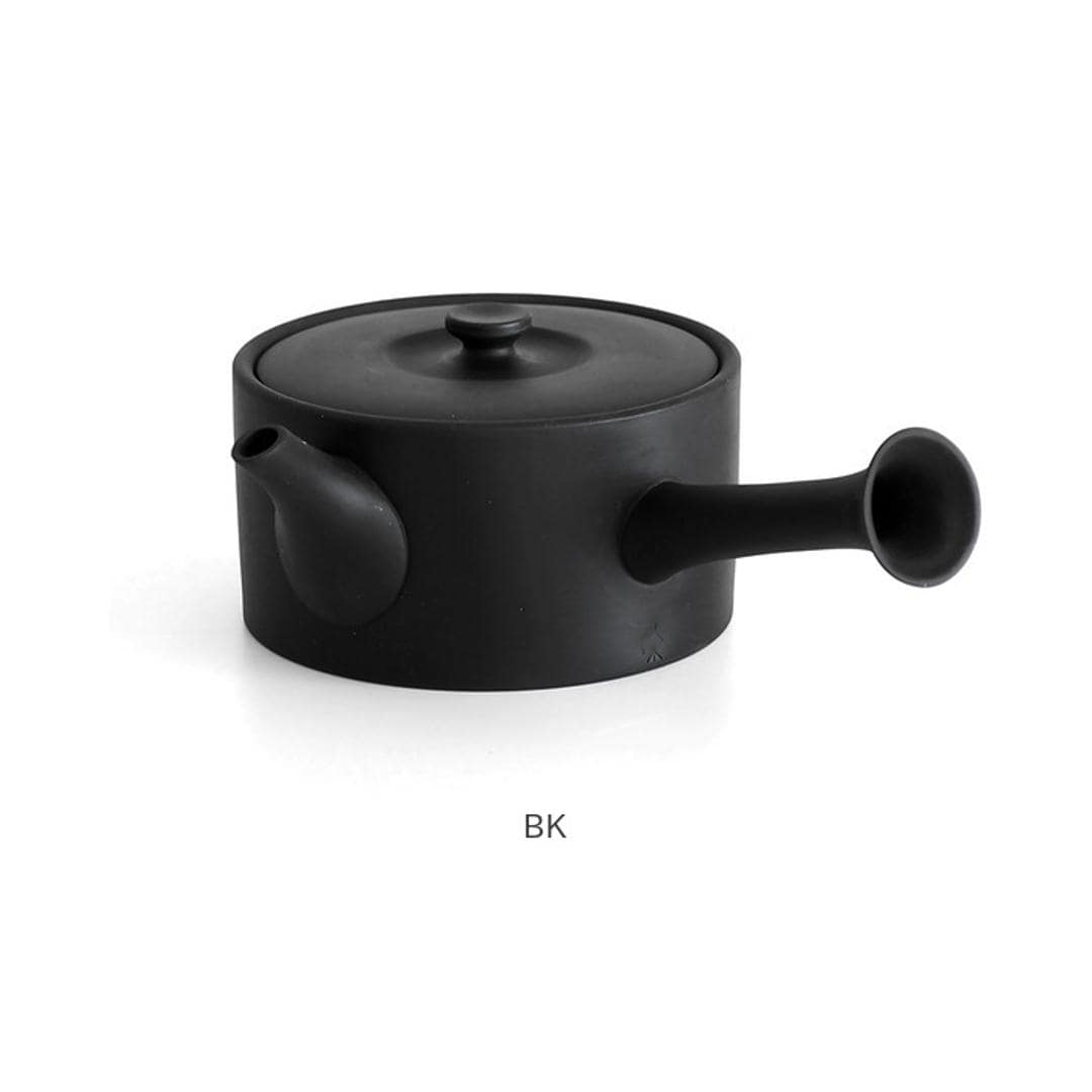 急須 平型 ロクサン 平型急須 通販 おしゃれ ティーポット 日本製 取っ手 お茶 かわいい ギフト きゅうす シンプル 茶器 ポット 贈り物 常滑焼 来客用 和モダン 和食器 オシャレ 台所用品 ティータイム ティーウェア WH ・