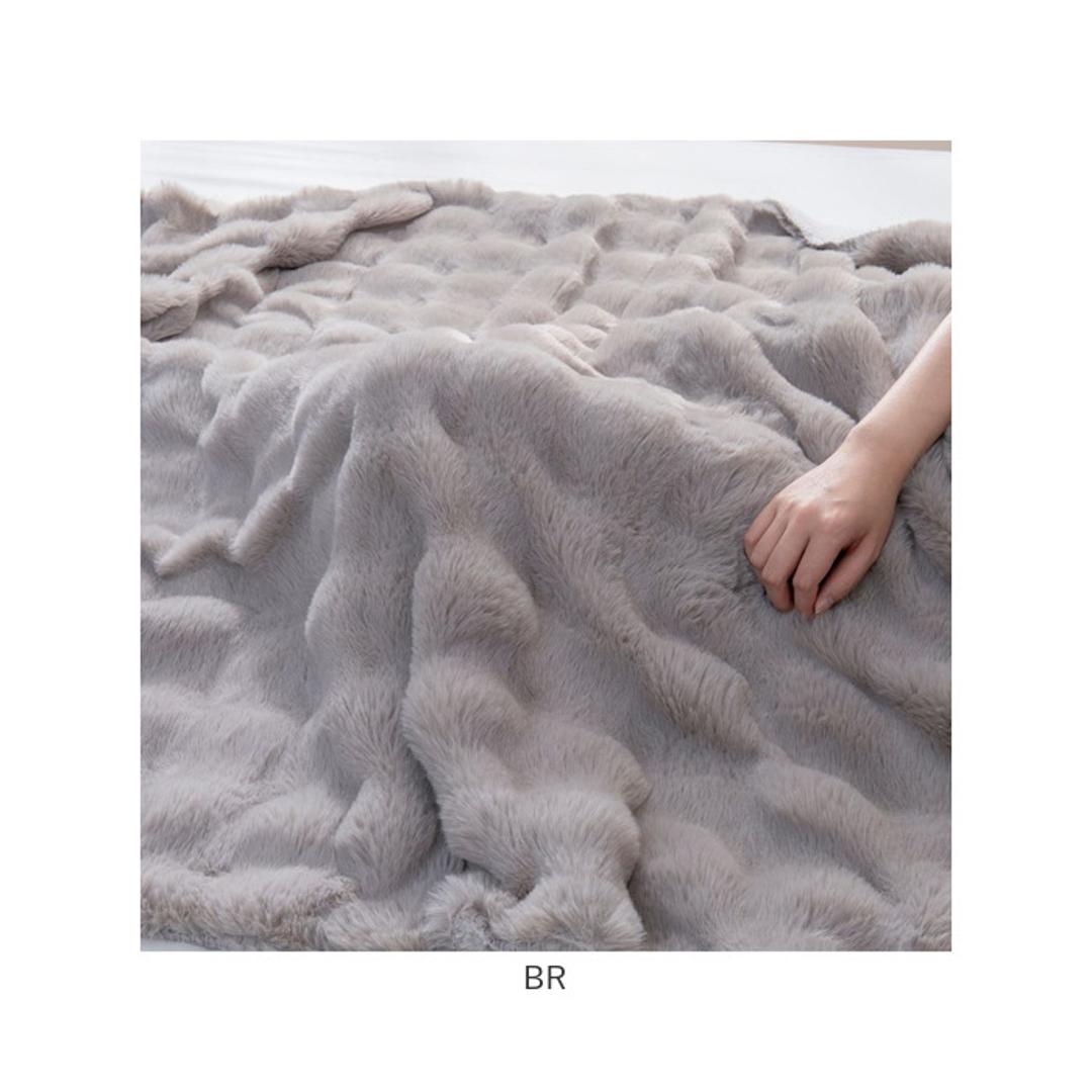 毛布 2枚合わせ もこもこ 通販 2枚合わせ毛布 掛け布団 掛布団 滑らか なめらか 肌触りが良い 柔らかい やわらかい ふんわり ふわふわ フワフワ 保温 上質 立体模様 モコモコ ラビットファー風 ボア かわいい 寝具 インテリア おしゃれ オシャレ IV ・