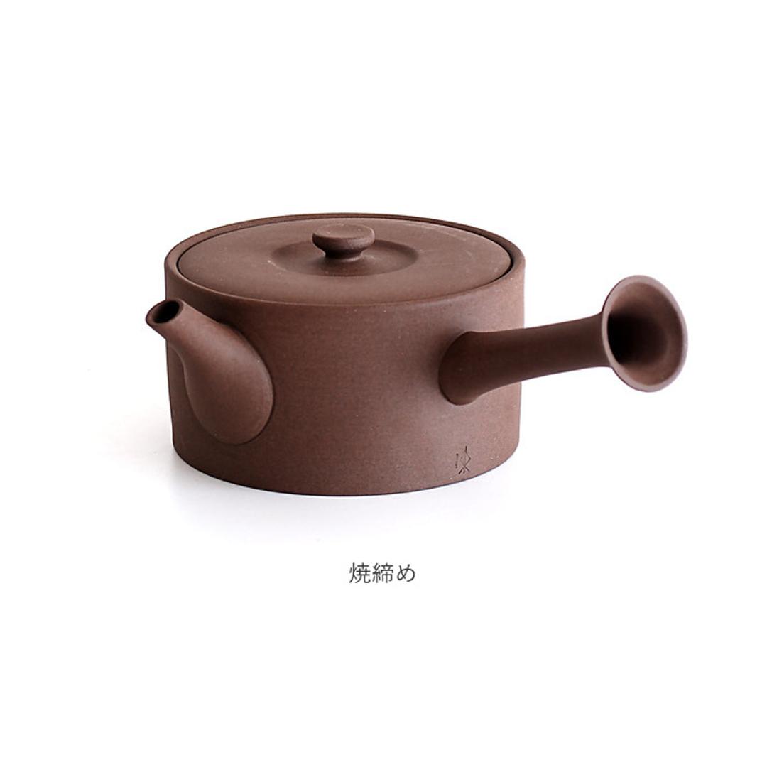 急須 平型 ロクサン 平型急須 通販 おしゃれ ティーポット 日本製 取っ手 お茶 かわいい ギフト きゅうす シンプル 茶器 ポット 贈り物 常滑焼 来客用 和モダン 和食器 オシャレ 台所用品 ティータイム ティーウェア WH ・