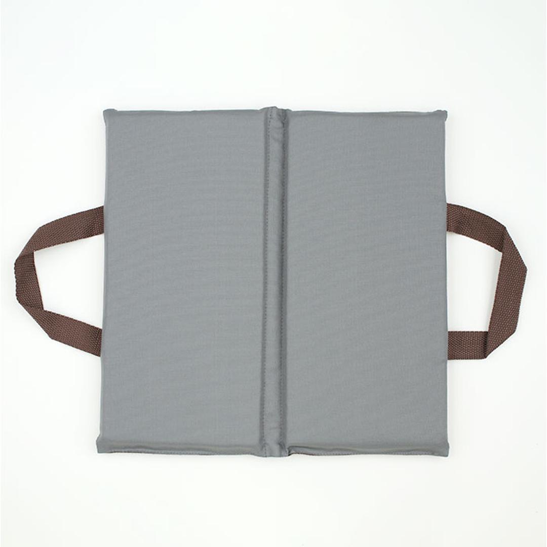 PallyPally パリーパリー 座布団 持ち運び 通販 クッション 携帯クッション どこでも座布団 折り畳み おりたたみ 折りたたみ コンパクト 携帯 手軽 折り畳み式 無地 シンプル アウトドア レジャー スポーツ観戦 外出 インテリア 生活雑貨 ブラウン ・