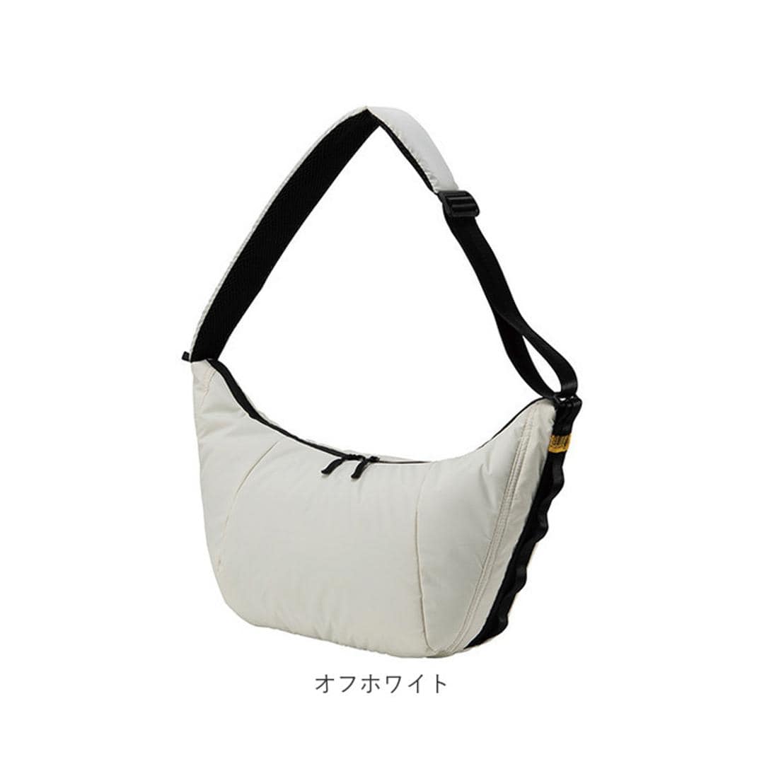 kiu ショルダーバッグ キウ K392 通販 ショルダーバック ショルダー バッグ 斜めがけバッグ パフィーラウンドショルダーバッグ 大きめ レディース メンズ 軽量 軽い 撥水 背面ポケット アウトドア フェス おしゃれ シンプル オシャレ 男女兼用バッグ ブラック ・