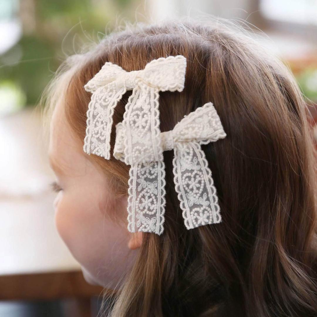 Rora ヘアクリップ キッズ 2個セット 通販 ケイリー 髪飾り 髪留め リボン 大きめ レース ホワイト 女の子 子供 子ども こども フォーマル ナチュラル カジュアル 卒園式 入学式 結婚式 パーティー 七五三 かわいい おしゃれ ヘアアクセサリー アイボリー フリー