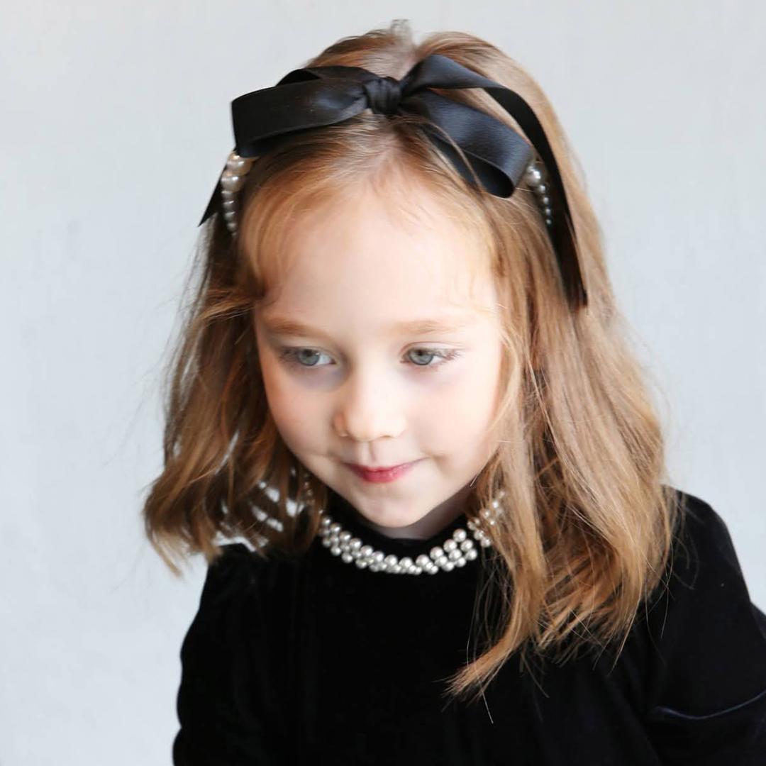 Rora カチューシャ 通販 リボン パール 68272302 髪飾り ヘッドドレス 子供 女の子 フォーマル 可愛い おしゃれ 発表会 入園式 卒園式 入学式 子ども用アクセサリー ヘアアレンジ ヘアーアクセサリー ヘアアクセサリー キッズファッション ブラック フリー