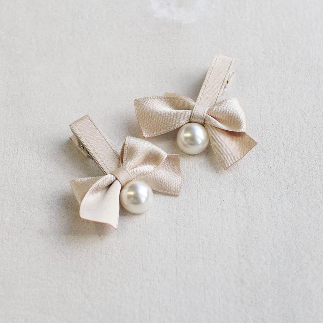 Rora ヘアクリップ キッズ 2個セット 通販 ヘア クリップ 68522302 あいリボンヘアクリップ リボン パール 子供 女の子 大人っぽい 卒園式 入学式 結婚式 発表会 可愛い おしゃれ かわいい オシャレ ヘアーアクセ ヘアアクセサリー キッズファッション ベージュ フリー