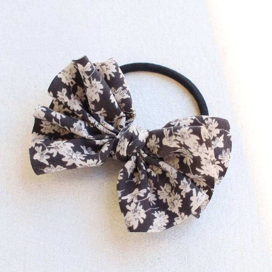 ヘアゴム キッズ リボン 通販 ヘア ゴム 髪飾り 子供 子ども こども 子供用 女の子 卒園式 入学式 卒業式 レトロ おしゃれ かわいい 大人可愛い 花柄 フラワー フォーマル ヘアアレンジ ヘアーアクセサリー ヘアアクセサリー キッズファッション チャコールグレー フリー