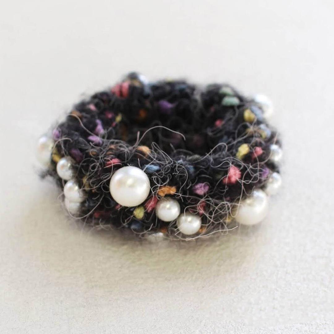 パール ヘアゴム キッズ 通販 シュシュ 髪飾り 子供 子ども こども 女の子 卒園式 入園式 入学式 卒業式 フォーマル 結婚式 ピアノ発表会 かわいい おしゃれ 普段使い シンプル ニット 可愛い ヘアアレンジ ヘアアクセサリー キッズファッション ブラック フリー