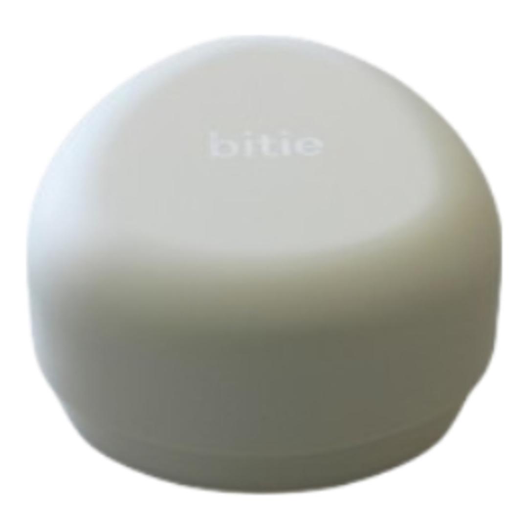 おにぎりケース 大きめ 通販 日本製 おむすびケース おにぎり ケース 弁当箱 お弁当箱 ランチボックス 1段 一段 ハードケース かわいい シンプル 子供 子ども こども 大人 女性 遠足 運動会 女の子 男の子 通学 通勤 弁当用品 お弁当グッズ 食器 アイボリー ・