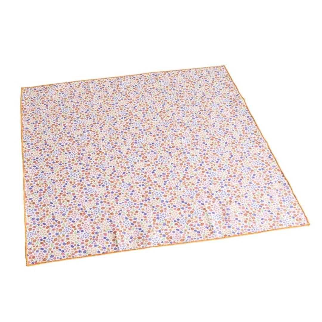 お弁当包み ハンカチ 通販 日本製 ランチクロス お弁当クロス ランチョンマット ナフキン 小風呂敷 おしゃれ 大人 かわいい 風呂敷 ふろしき 45cm 綿100% 総柄 女の子 女性 女子 中学生 高校生 小学生 プレゼント プチギフト キッチン用品 小花B ・