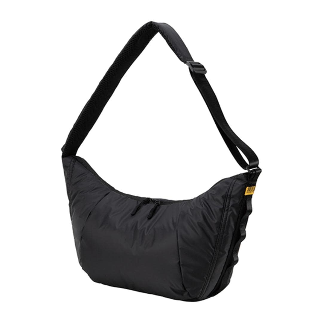 kiu ショルダーバッグ キウ K392 通販 ショルダーバック ショルダー バッグ 斜めがけバッグ パフィーラウンドショルダーバッグ 大きめ レディース メンズ 軽量 軽い 撥水 背面ポケット アウトドア フェス おしゃれ シンプル オシャレ 男女兼用バッグ ブラック ・