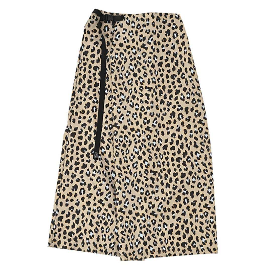 kiu キウ レインスカート レディース 通販 ラップスカート ロングスカート レジャーシート はっ水 撥水 調節可能 ウエストベルト ウエストアジャスター 歩きやすい 着脱しやすい 持ち運び コンパクト 収納袋 スリット バックル アウトドア 梅雨 雨対策 511.カラーレオパード ・