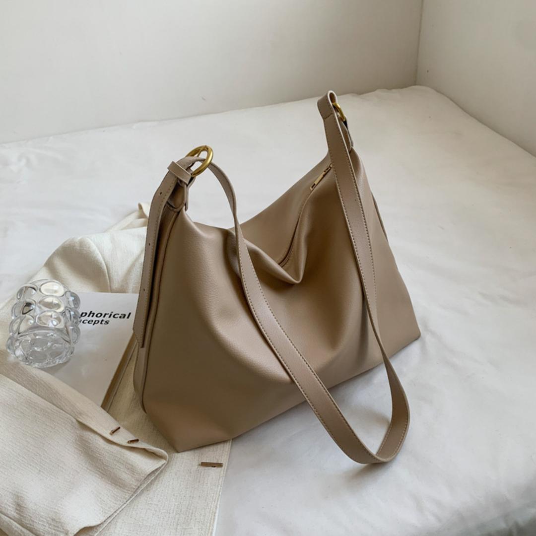 ショルダーバッグ レディース 大人 通販 トートバッグ 斜め掛け レディースバッグ レザーバッグ トートバック レザーバック ショルダー おしゃれ オシャレ 上品 エレガント ビジネスバッグ カバン 鞄 肩掛け シンプル 入園式 入学式 通勤 通学 ベージュ ・