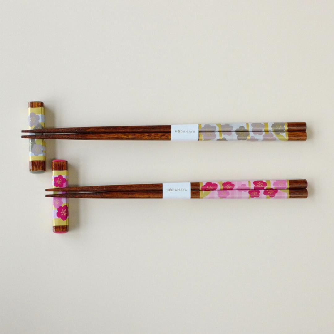 箸 箸置きセット 通販 日本製 ハシ 夫婦箸 お箸 おはし ギフト ペア 夫婦箸ギフト 箸置き セット おしゃれ 夫婦箸 可愛い 結婚祝い 金婚式 両親 ペアギフト かわいい カトラリー 食器 贈り物 オシャレ キッチン 雑貨 梅ペア ・