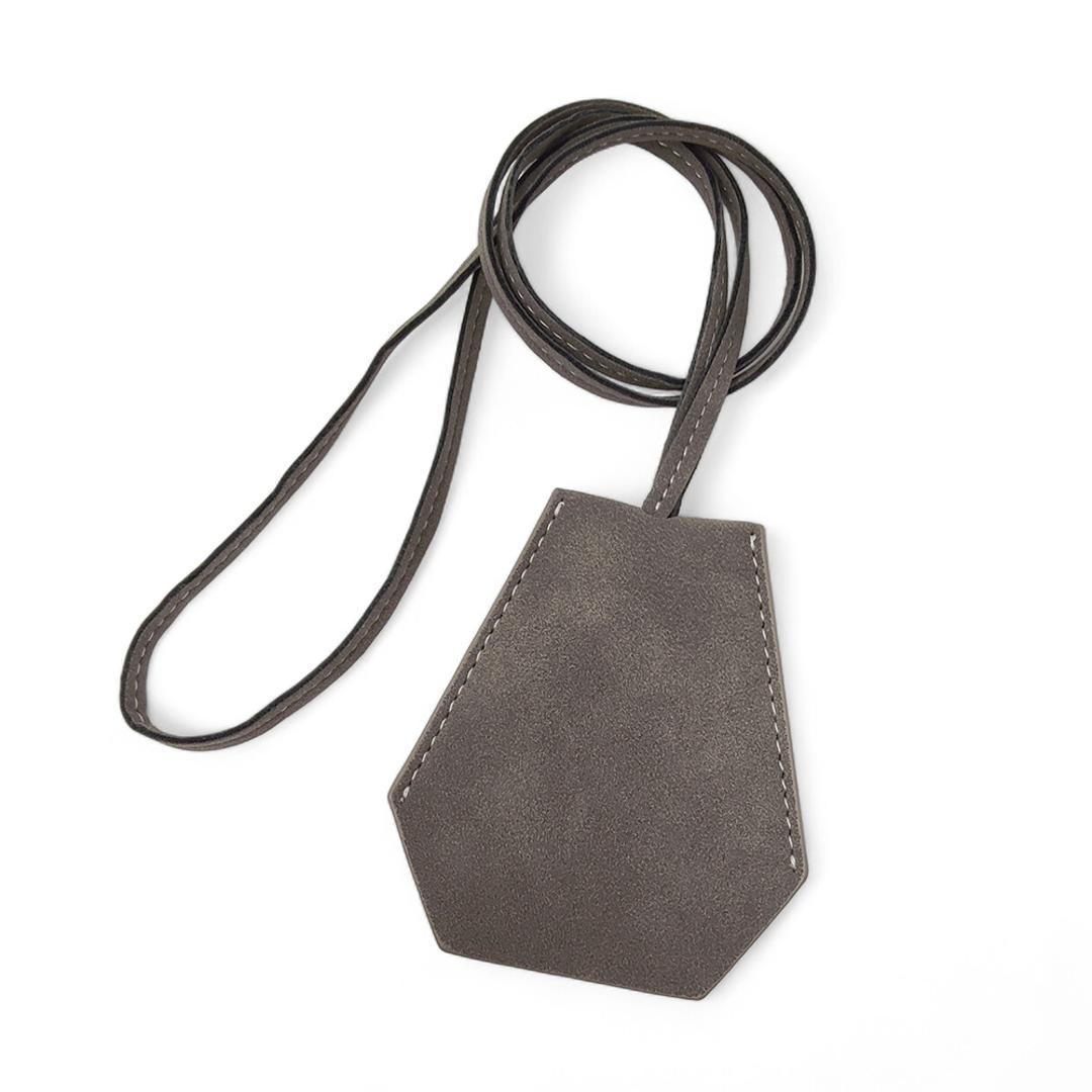 キークロシェット 通販 キーケース クロシェット 首掛け 鍵入れ 鍵ケース キーアクセサリー 鍵 カギ 男女兼用 キーホルダー キーリング おしゃれ かわいい シンプル 便利 持ち運び 合皮 出し入れ可能 ネックレス ギフト 贈り物 GRAY ・