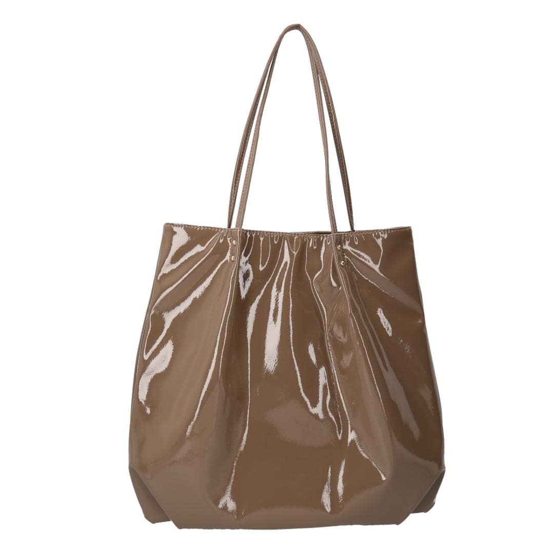 トートバッグ レディース きれいめ A4 通販 トートバック トート バッグ エナメルバッグ 肩掛けバッグ 肩掛けカバン 大きめ 通勤 通学 大容量 大人可愛い 大人 女性 ソフトエナメル 軽量 軽い おしゃれ 可愛い シンプル 無地 レディースバッグ グレージュ ・