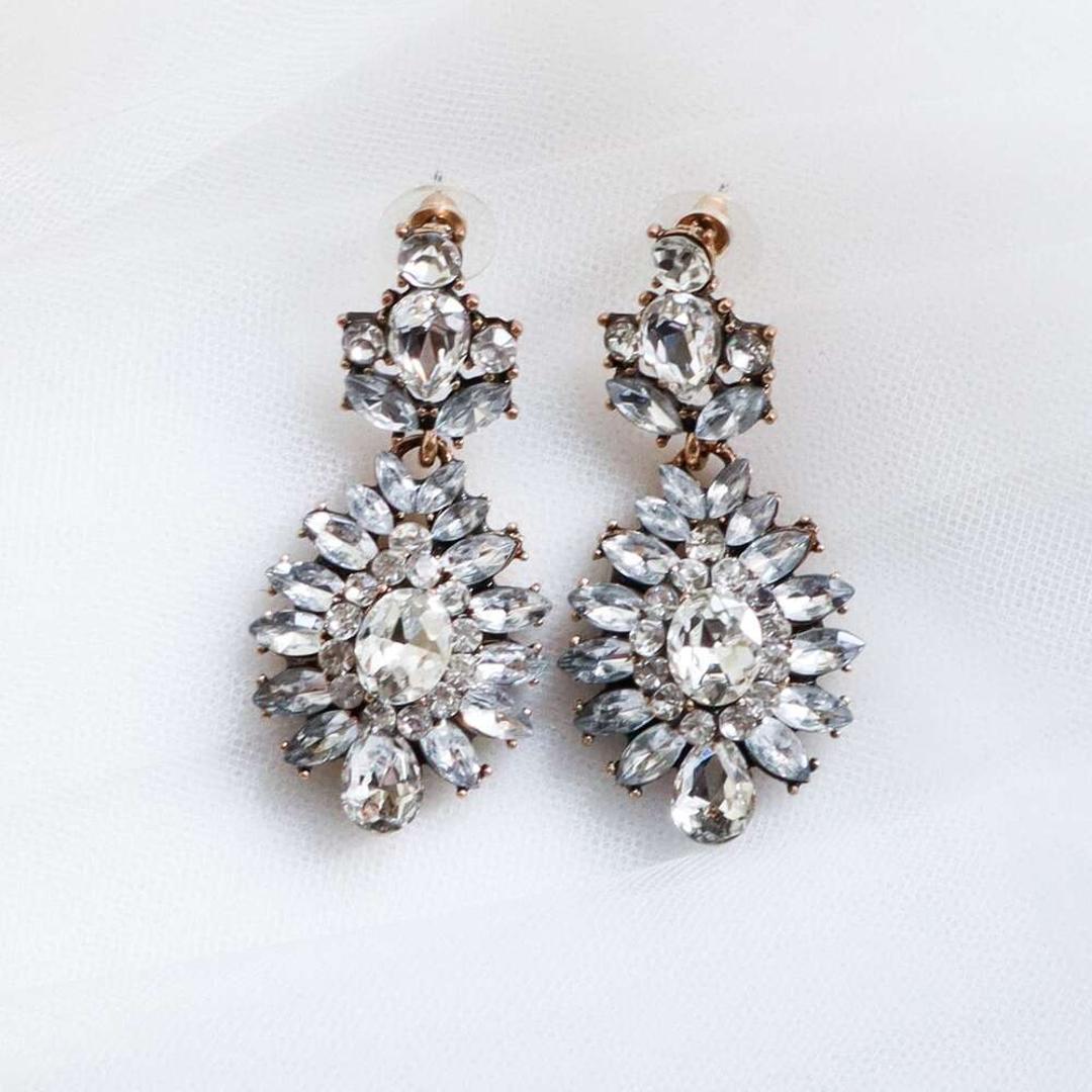 ブライダル ピアス 大ぶり 通販 ブライダルピアス ブライダルアクセサリー ウェディングアクセサリー 揺れるタイプ ゆれる 結婚式 花嫁 新婦 披露宴 パーティ 二次会 2次会 前撮り ウェディングドレス クリアストーン ヴィンテージ風 マーキスカット E-11 ゴールド ・