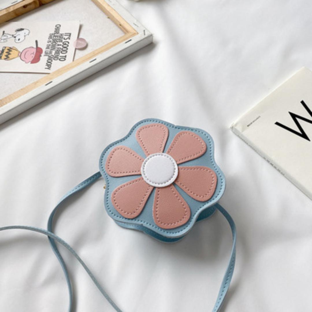 キッズ ポシェット 女の子 通販 斜め掛け シュルダーバッグ フラワーショルダー フラワー 花 ショルダーバック バッグ バック かばん ミニバッグ ミニバック 肩掛け おしゃれ 可愛い かわいい 子供 お出掛け お出かけ 旅行 ギフト お誕生日 ブルー ・