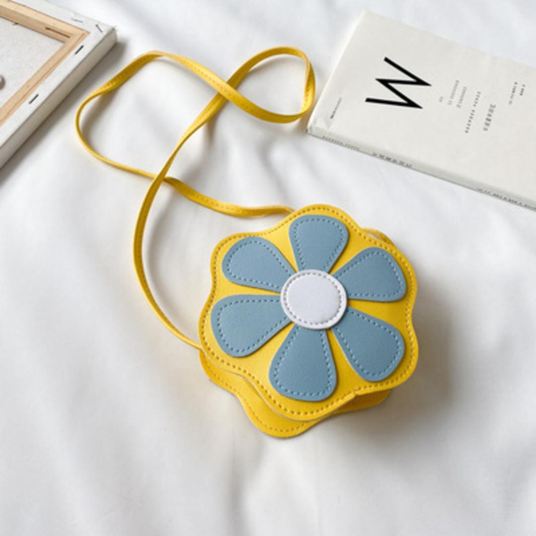 キッズ ポシェット 女の子 通販 斜め掛け シュルダーバッグ フラワーショルダー フラワー 花 ショルダーバック バッグ バック かばん ミニバッグ ミニバック 肩掛け おしゃれ 可愛い かわいい 子供 お出掛け お出かけ 旅行 ギフト お誕生日 イエロー ・