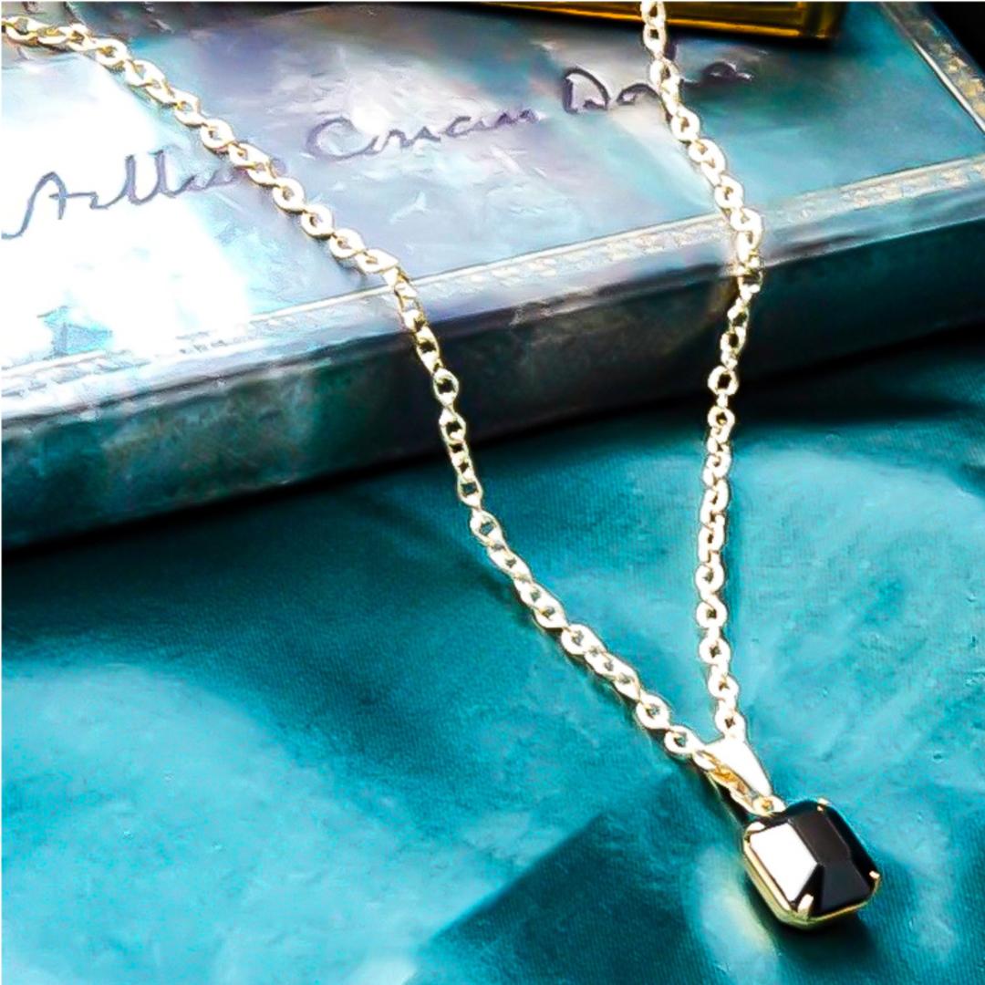 ネックレス ペンダント ジュエリー 通販 首飾り アクセサリー チェーン 長め 装飾 装飾品 クール Kaninchen 闇夜のお守り デザイン 大人 かわいい おしゃれ オシャレ 上品 レディース きれいめ ギフト プレゼント 贈り物 ゴールド ・