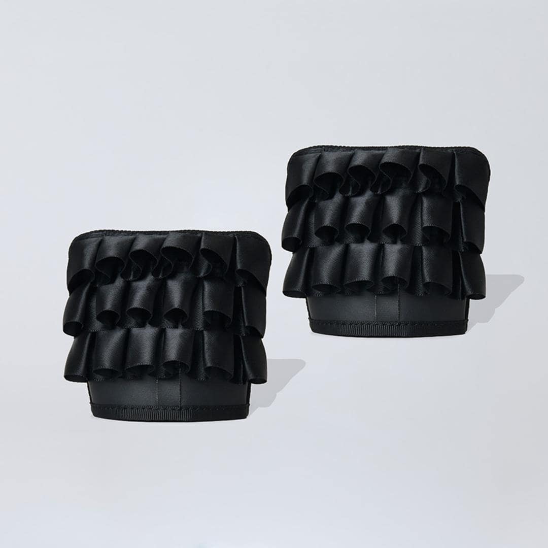 シューアクセサリー 通販 PERO COVER ペロカバー シューチャーム 装飾的アクセサリー シューパーツ シューズアクセサリー スニーカー 男女兼用 おしゃれ 上品 かわいい 靴アクセサリー 靴 くつ シューズ 簡単取付 贈り物 ギフト プレゼント Frills/Black ・