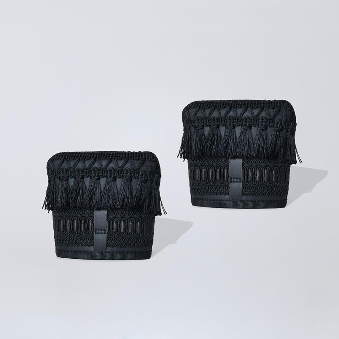 シューアクセサリー 通販 PERO COVER ペロカバー シューチャーム 装飾的アクセサリー シューパーツ シューズアクセサリー スニーカー 男女兼用 おしゃれ 上品 かわいい 靴アクセサリー 靴 くつ シューズ 簡単取付 贈り物 ギフト プレゼント Fringe/Black ・