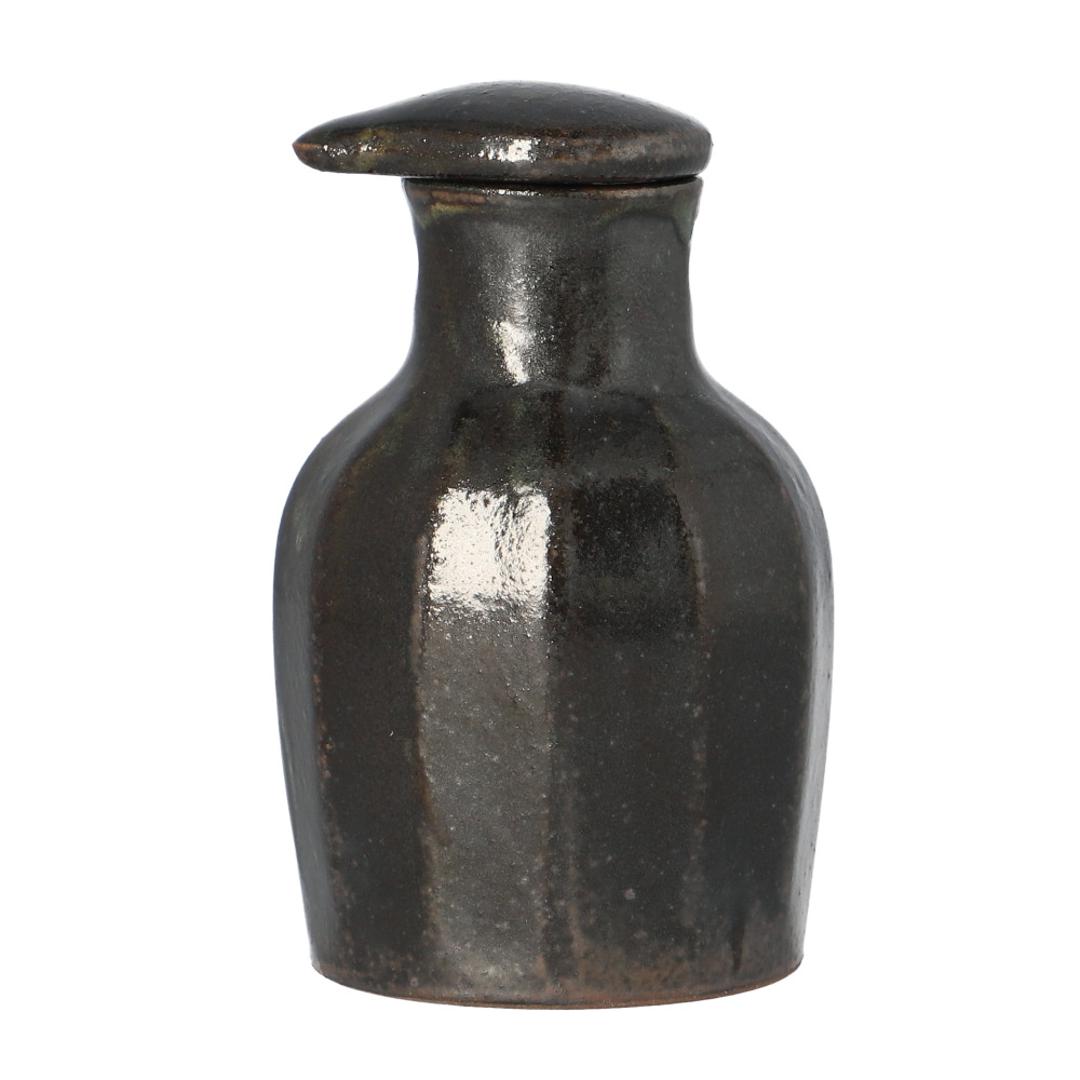 醤油さし 陶器 通販 有田焼 醤油差し 液だれしない しょうゆさし しょうゆ差し おしゃれ 醤油入れ 和風 日本製 母の日 ギフト 敬老の日 楽らく醤油差し 100cc キッチン 台所用品 黒釉面取 ・