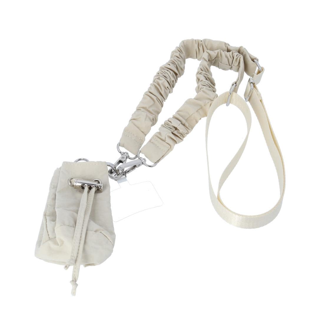 アルトローズ ストラップ 通販 スマホストラップ スマホショルダー スマホ ショルダーストラップ スマートフォン はさむ 大人 かわいい レディース 落下防止 後付け ALTROSE 巾着ポーチ付くしゅくしゅストラップ 430034 スマートフォンアクセサリー アイボリー ・