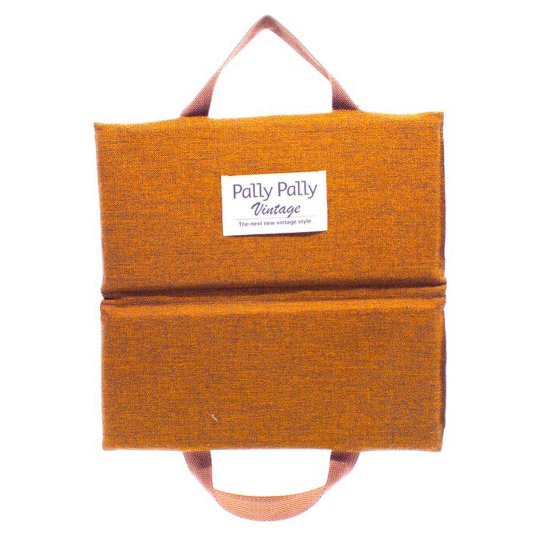 PallyPally パリーパリー 座布団 持ち運び 通販 クッション 携帯クッション どこでも座布団 折り畳み おりたたみ 折りたたみ コンパクト 携帯 手軽 折り畳み式 無地 シンプル アウトドア レジャー スポーツ観戦 外出 インテリア 生活雑貨 オレンジ ・