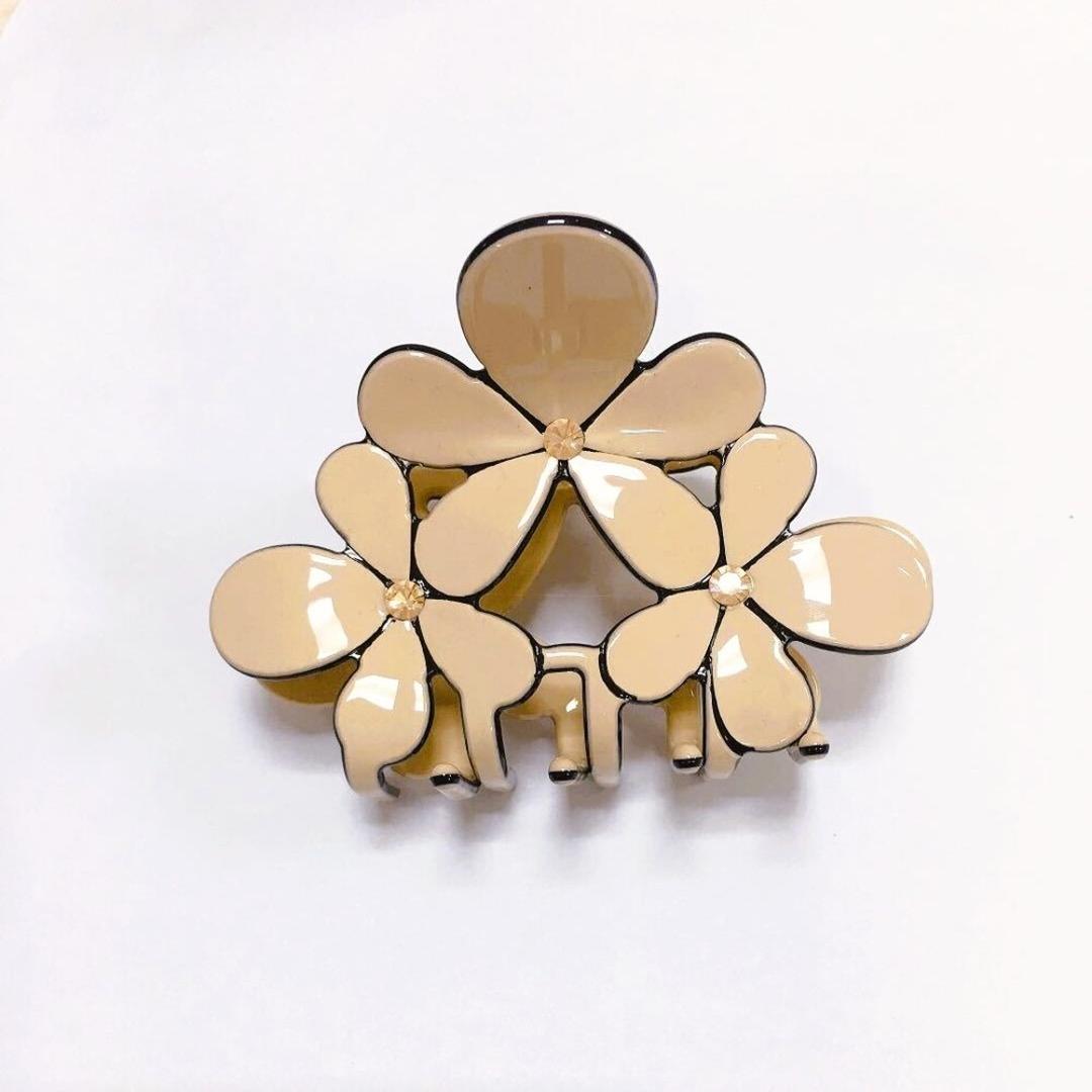 ヘアクリップ 通販 バンスクリップ ヘアアクセサリー クリップ 髪留め 髪飾り お花 花 ヘアアレンジ まとめ髪 アップヘア ハーフアップ ポニーテール かわいい おしゃれ シンプル カジュアル フォーマル 大人 女性 女子 ヘアアクセ ギフト 贈り物 ベージュ ・