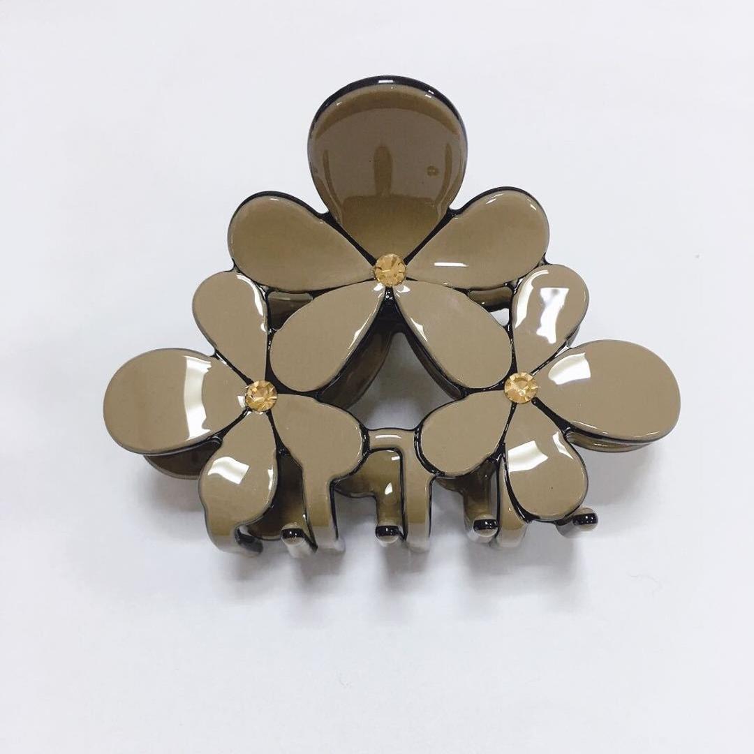 ヘアクリップ 通販 バンスクリップ ヘアアクセサリー クリップ 髪留め 髪飾り お花 花 ヘアアレンジ まとめ髪 アップヘア ハーフアップ ポニーテール かわいい おしゃれ シンプル カジュアル フォーマル 大人 女性 女子 ヘアアクセ ギフト 贈り物 サンドベージュ ・