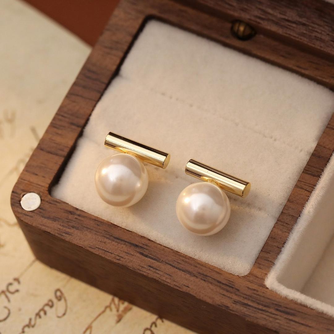 ピアス パール 1粒 通販 パールピアス 耳飾り アクセサリー シンプル 大人っぽい 上品 きれいめ おしゃれ かわいい 結婚式 二次会 入学式 卒業式 入園式 卒園式 フォーマル 冠婚葬祭 贈り物 女性 レディースアクセサリー レディースジュエリー ゴールド ・