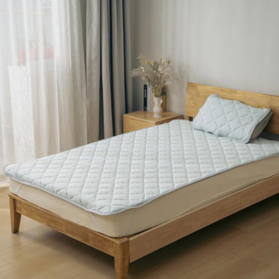 敷きパッド ダブル 冷感 ゴム付き 通販 冷感敷きパッド ベッドパッド 冷感マット 敷きパット ベッドパット ひんやりマット 新冷感サラふわ 敷パッド 敷パット 接触冷感 涼感 冷たい 夏用 夏 涼しい クール 洗える ダブル用 涼感寝具 インテリア ミントブルー ・