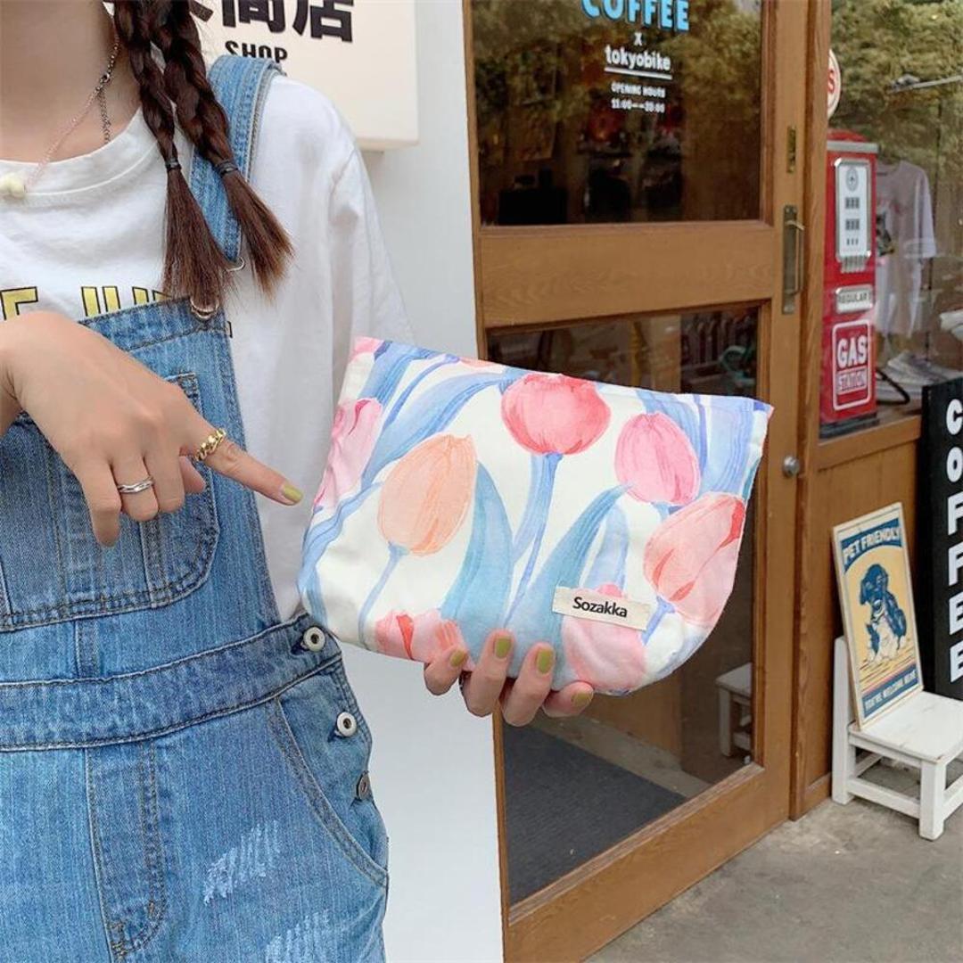 コスメポーチ トラベルポーチ 大容量 通販 化粧ポーチ ポーチ 化粧入れ コスメ入れ 小物入れ メイクポーチ 化粧 コスメ 収納 コンパクト 持ち運び 便利 かわいい 可愛い おしゃれ 旅行 トラベル レディースバッグ 韓国 バッグ 小物 雑貨 O ・