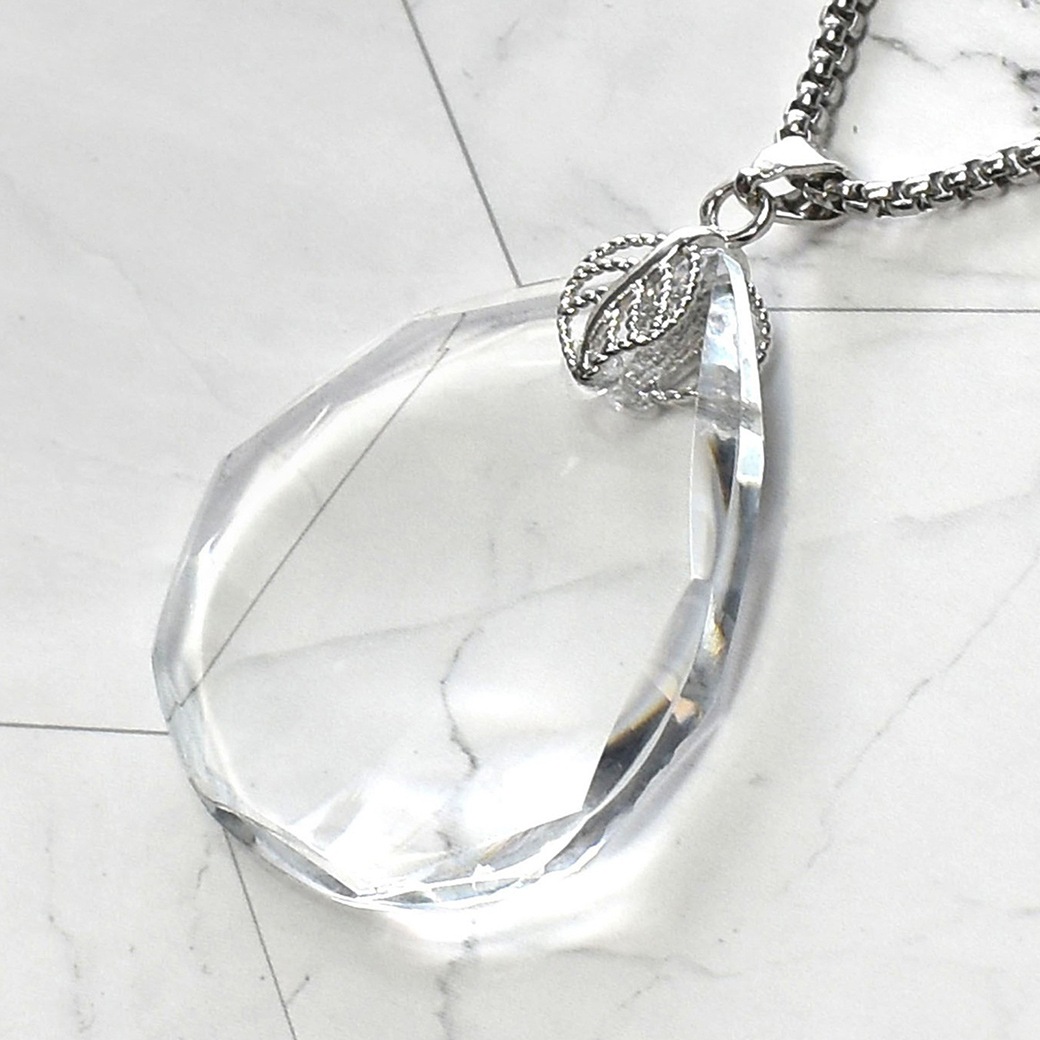 ジュエリーカットルーペペンダントネックレス