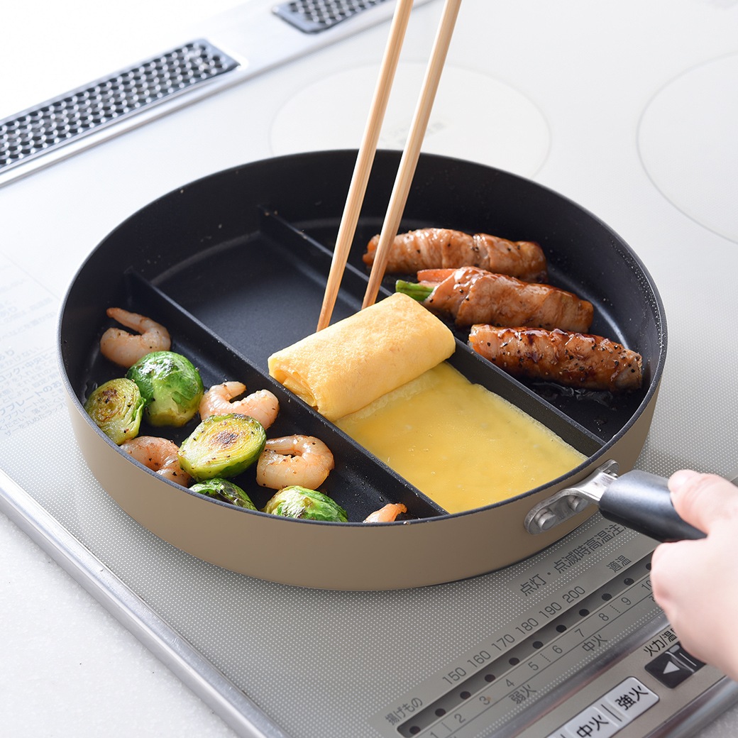 センターエッグトリプルパン 24cm 時短 仕切り フライパン 3品 時短料理 同時調理