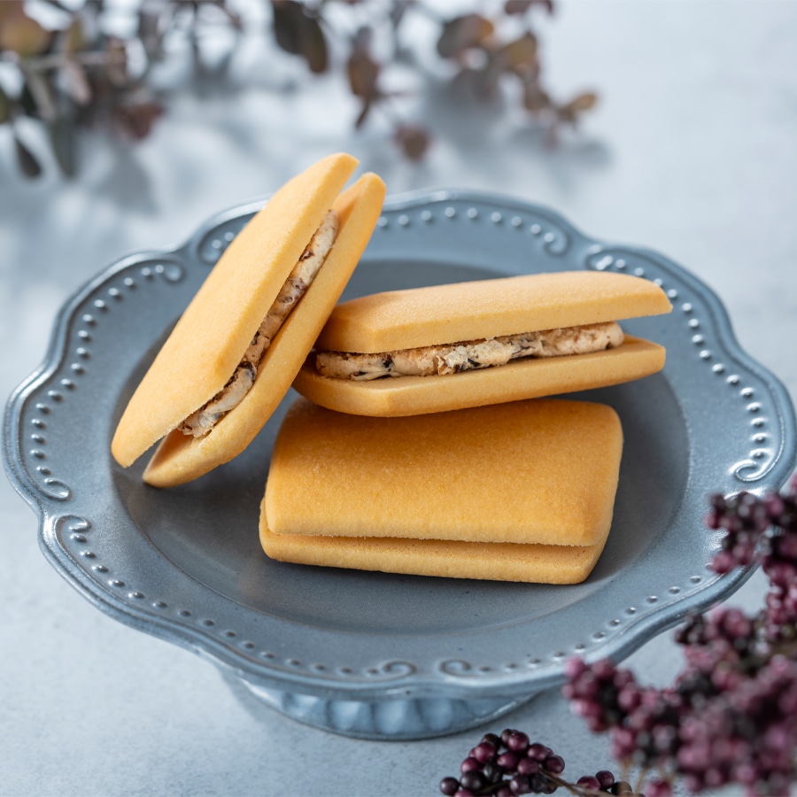 お歳暮 クリスマス 2025 焼き菓子 お菓子 スイーツ 贈り物 ギフト 千疋屋 パティスリー銀座千疋屋 銀座レーズンサンド15個入