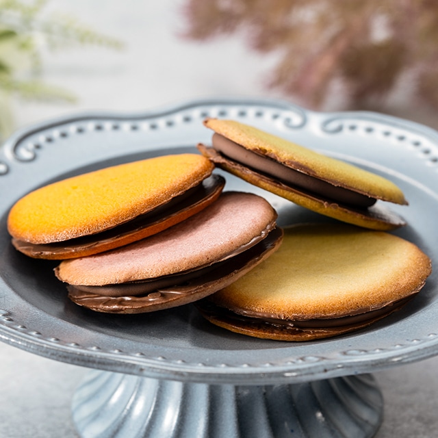 お歳暮 クリスマス 2025 焼き菓子 チョコレート お菓子 スイーツ 贈り物 ギフト 千疋屋 パティスリー銀座千疋屋 【冬季限定】銀座キャラメルショコラ12個