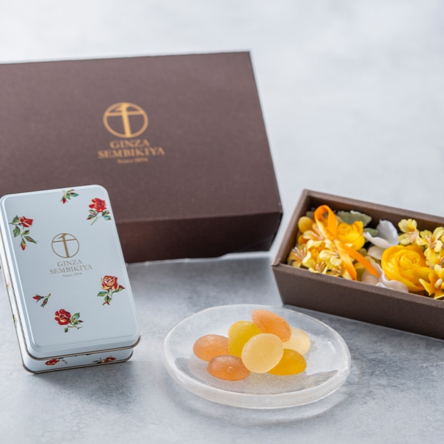 お歳暮 クリスマス 2025 アーティフィシャルフラワー ゼリー フルーツゼリー お菓子 スイーツ 贈り物 ギフト 千疋屋 パティスリー銀座千疋屋 銀座フルーツゼリー缶&フラワーボックス