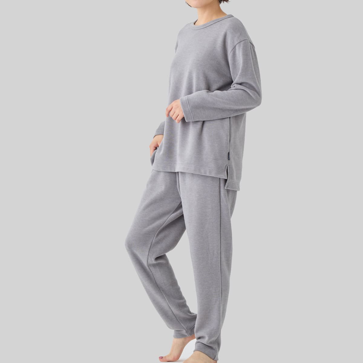 ベネクス リカバリーウェア コンフォートヒート クルーネック テーパードパンツ 上下セット レディース スモーキーグレー スモーキーグレー M
