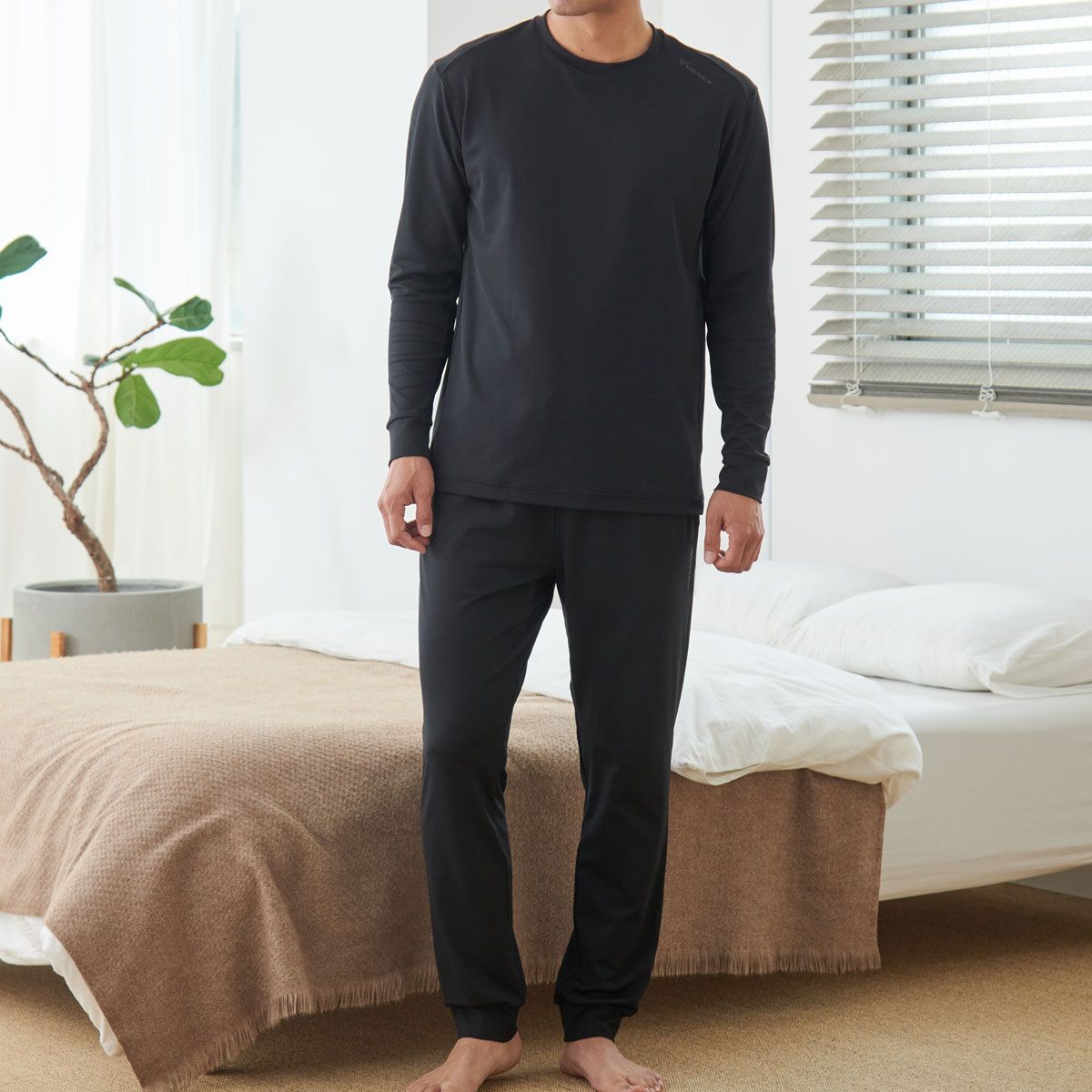 ベネクス リカバリーウェア 一般医療機器 スタンダードドライ+ ロングスリーブクルーネック ジョガーパンツ 上下セット メンズ ブラック