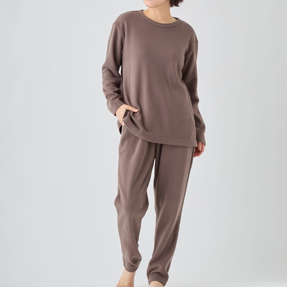 ベネクス リカバリーウェア コンフォートヒート クルーネック テーパードパンツ 上下セット レディース モカ