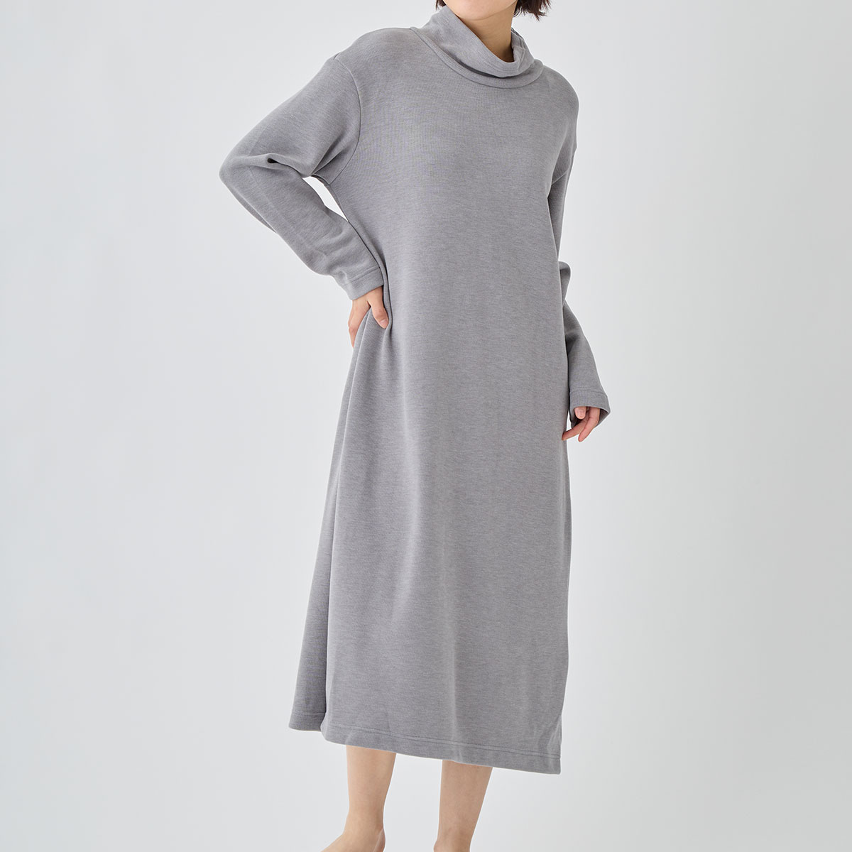 ベネクス リカバリーウェア コンフォートヒート オフタートルネック ワンピース レディース スモーキーグレー