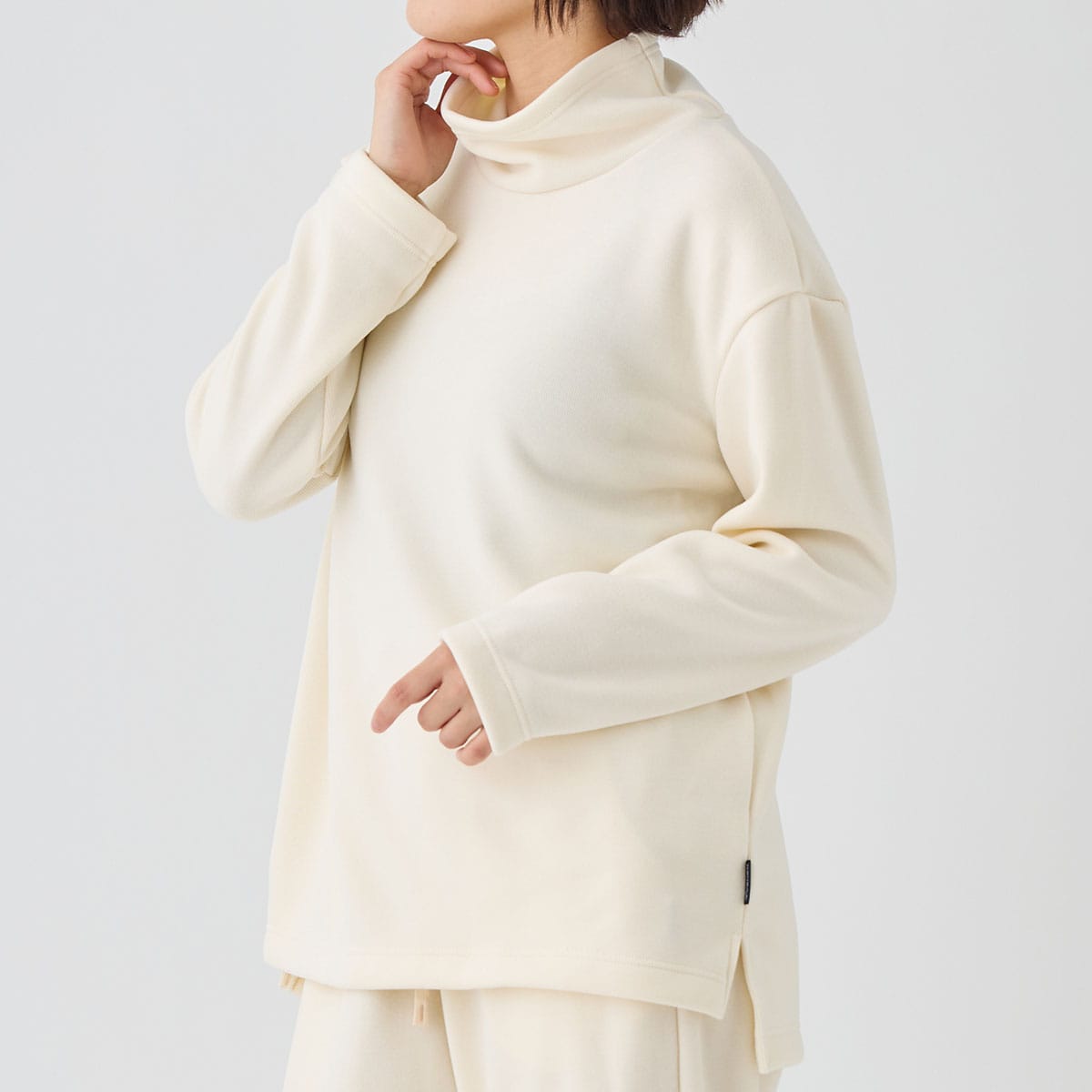 ベネクス リカバリーウェア コンフォートヒート オフタートルネック レディース アイボリー