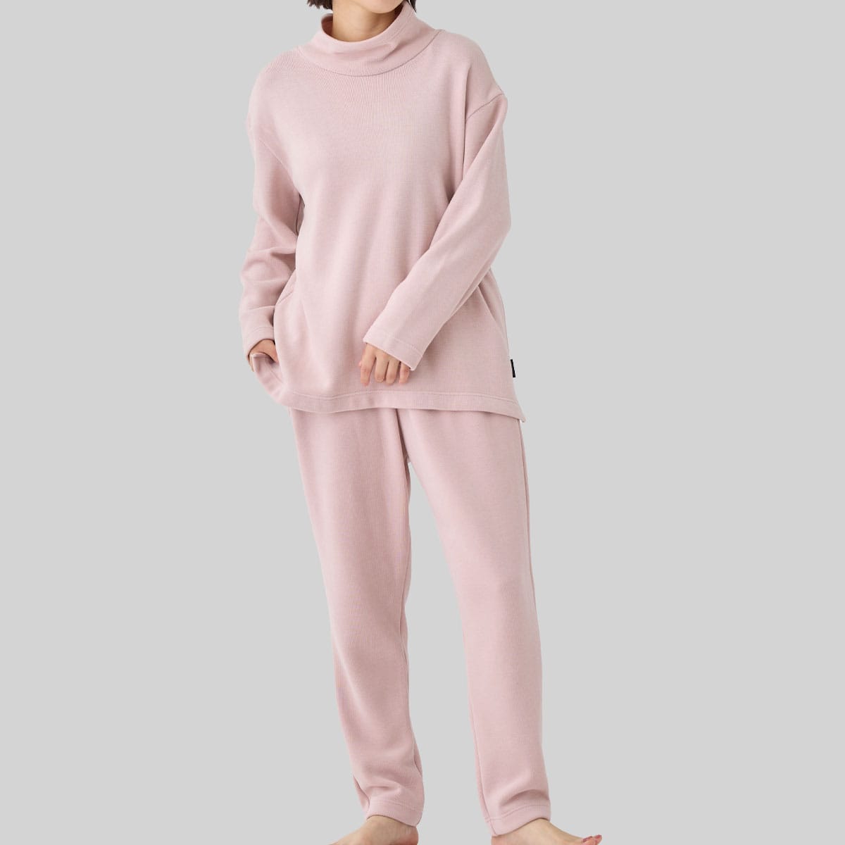 ベネクス リカバリーウェア コンフォートヒート オフタートルネック テーパードパンツ 上下セット レディース ピンク