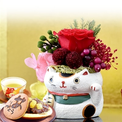 誕生日 プレゼント 送料無料 [招き猫・白] お祝い  花 スイーツ ギフト おしゃれ お菓子 プリザーブドフラワー バラ 花とスイーツ 花とお菓子 女性 60代 70代 80代