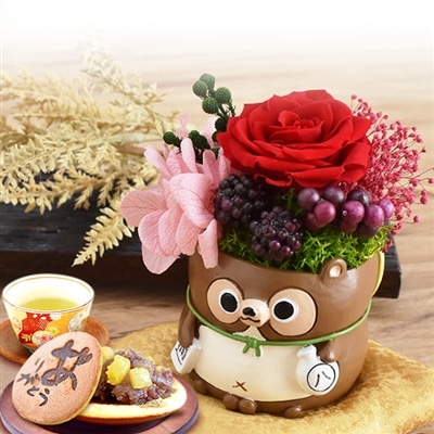 誕生日 プレゼント 送料無料 [たぬき] お祝い  花 スイーツ ギフト おしゃれ お菓子 プリザーブドフラワー バラ 花とスイーツ 花とお菓子 女性 60代 70代 80代