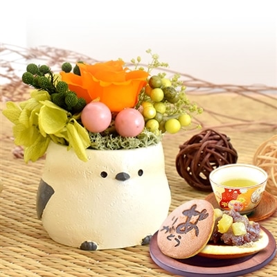 誕生日 プレゼント 送料無料 [シマエナガ] お祝い  花 スイーツ ギフト おしゃれ お菓子 プリザーブドフラワー バラ 花とスイーツ 花とお菓子 女性 60代 70代 80代