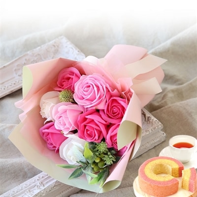 誕生日 プレゼント 送料無料  [幸せの花束・ピンク] お祝い  花 スイーツ ギフト おしゃれ お菓子 プリザーブドフラワー バラ 花とスイーツ 花とお菓子 女性 60代 70代 80代